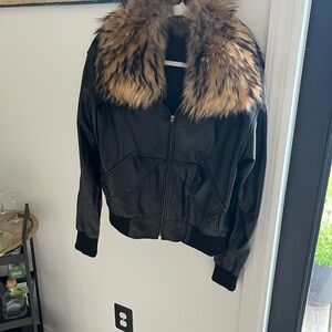 Chic Black Bomber Jacket with Faux Fur Collar